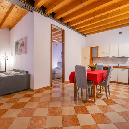 Apartment Arena Mazzini